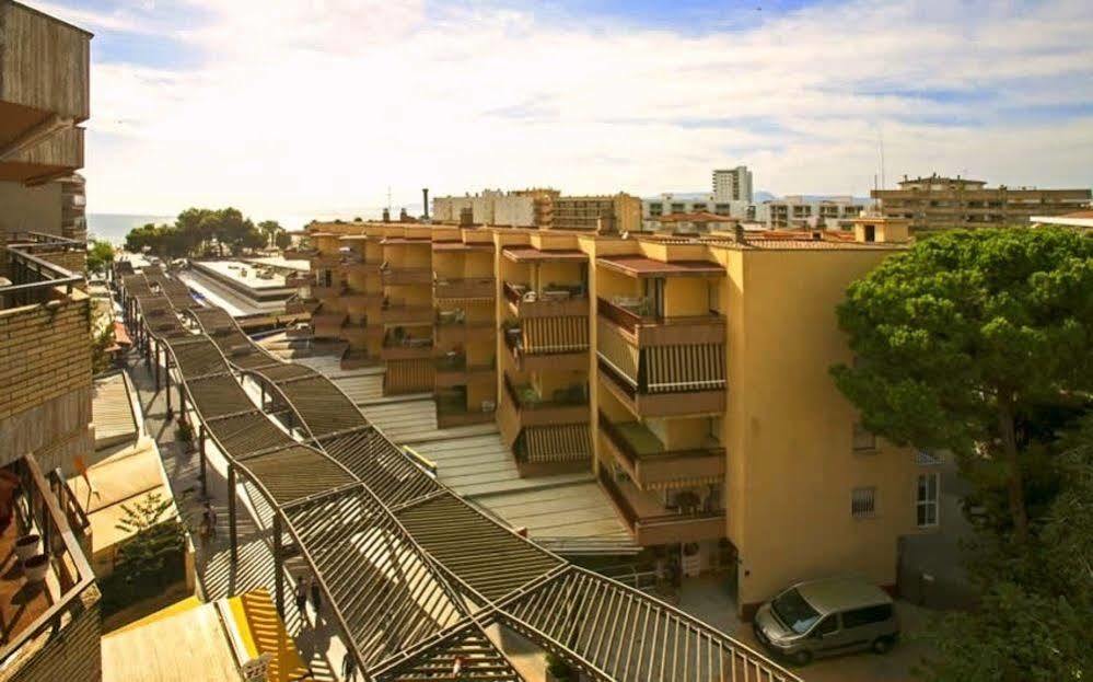 Apartamentos Bahia Dorada Салоу Екстер'єр фото